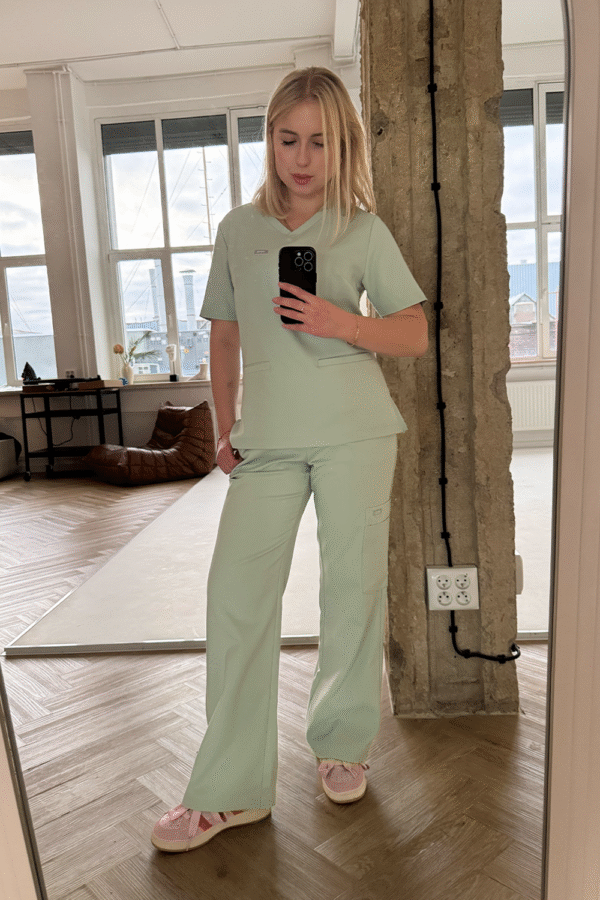 Bluza Medyczna Basic Damska - Matcha Latte